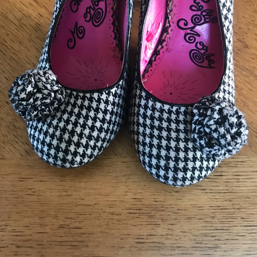 Heels - Picture 3 of 3